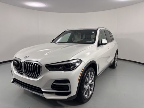 Certified 2023 BMW X5 xDrive40i w/ Luxury Seating Package image 3