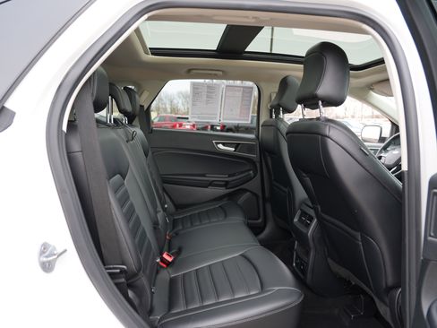 Used 2022 Ford Edge SEL w/ Convenience Package image 32