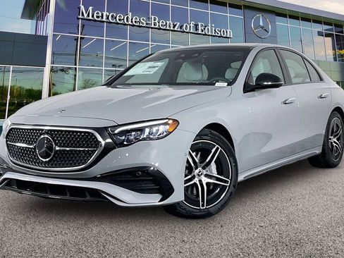 New 2026 Mercedes-Benz E 350 4MATIC Sedan image 2