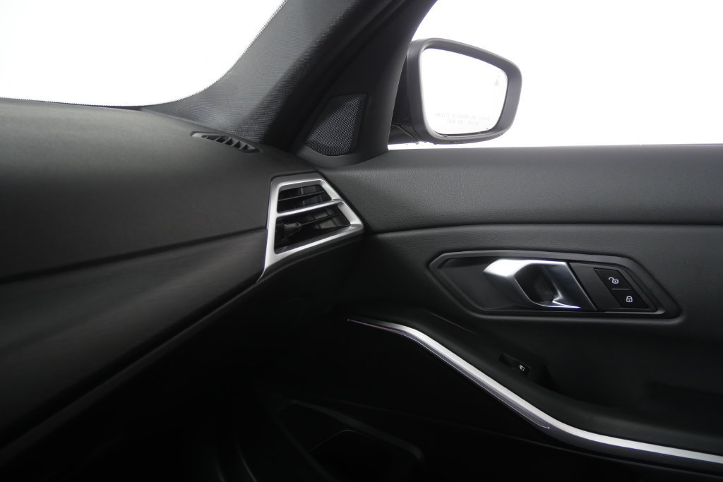 Certified 2026 BMW 330i Sedan RWD image 27