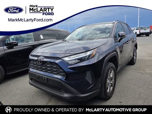 Used 2022 Toyota RAV4 XLE AWD/4WD image 1