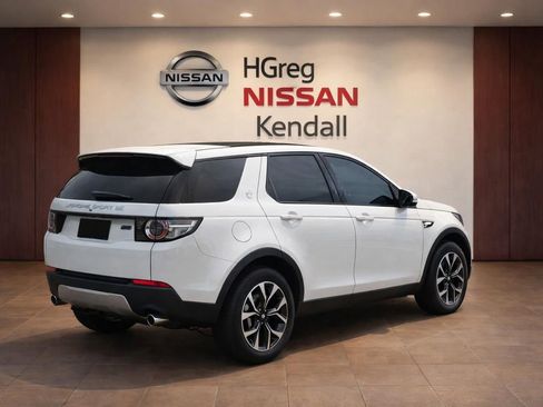 Used 2018 Land Rover Discovery Sport SE AWD/4WD image 6