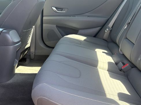 Used 2025 Hyundai Elantra SEL FWD image 22