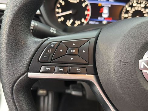 Used 2023 Nissan Altima 2.5 SV FWD image 21