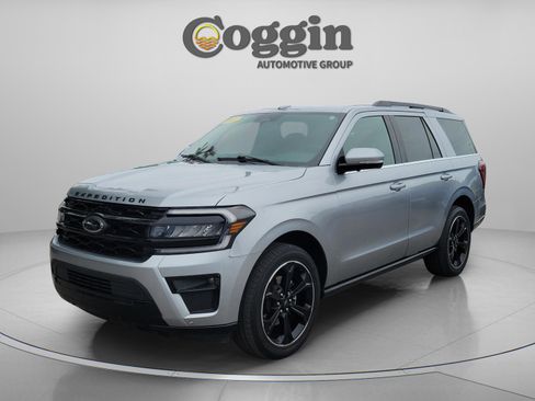 Used 2022 Ford Expedition Limited RWD image 1