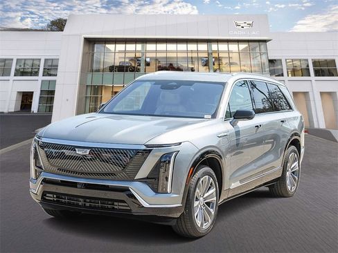 Used 2026 Cadillac Vistiq Luxury image 3