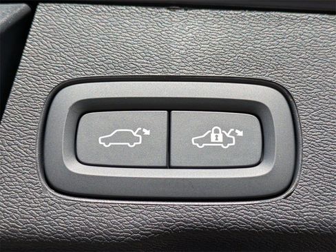 New 2026 Volvo XC60 B5 Plus w/ Protection Package Premier image 22