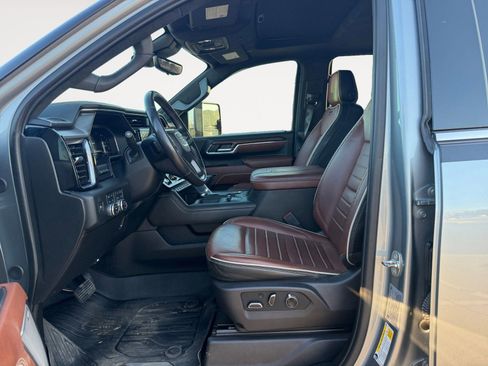 Used 2024 GMC Sierra 2500 Denali Ultimate image 9
