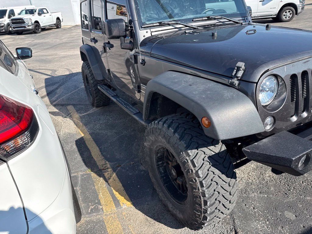 Used 2018 Jeep Wrangler Unlimited Sport S AWD/4WD image 15