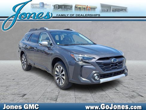 Used 2025 Subaru Outback Touring XT AWD/4WD image 1