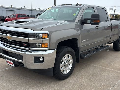 Used 2017 Chevrolet Silverado 2500 LT w/ LT Convenience Package image 5
