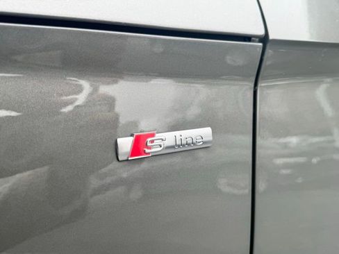 Used 2023 Audi Q5 2.0T Premium w/ Convenience Package image 18