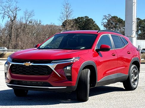 New 2026 Chevrolet Trax LT w/ Driver Confidence Package image 3