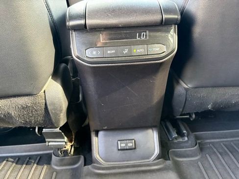 Used 2022 Toyota Highlander XSE image 22