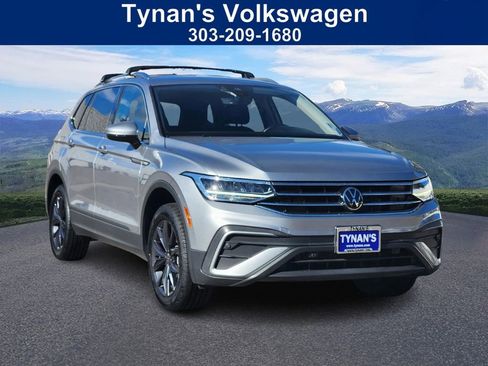Used 2022 Volkswagen Tiguan SE image 1