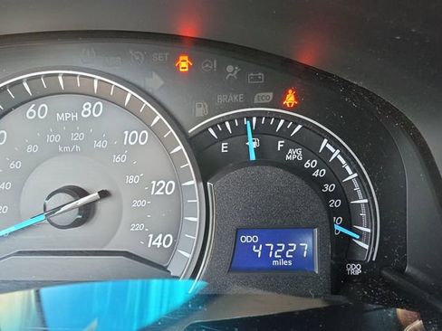 Used 2015 Toyota Camry LE FWD image 16