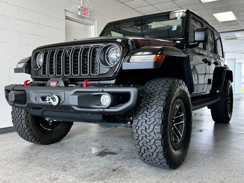 Used 2024 Jeep Wrangler Unlimited Rubicon AWD/4WD image 25