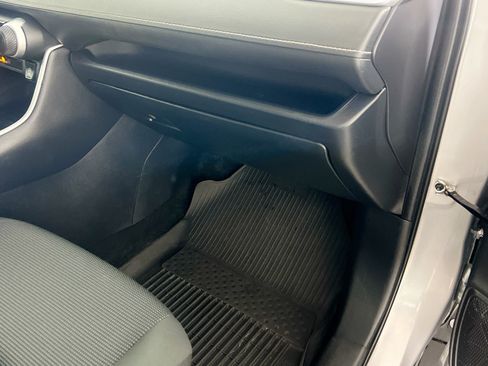 Used 2024 Toyota RAV4 LE FWD image 33