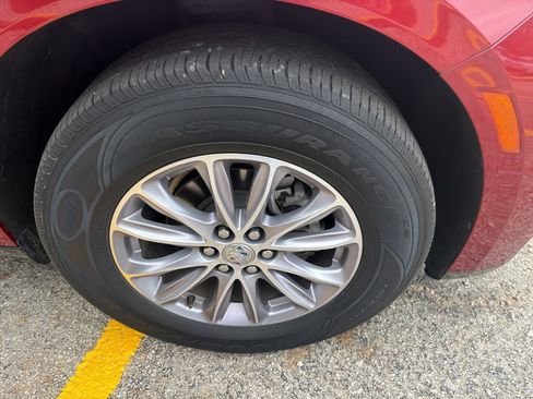 Used 2024 Buick Enclave Premium image 40