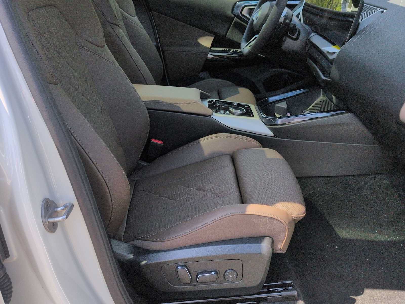 Used 2026 BMW X3 xDrive30i w/ Premium Package AWD/4WD image 24