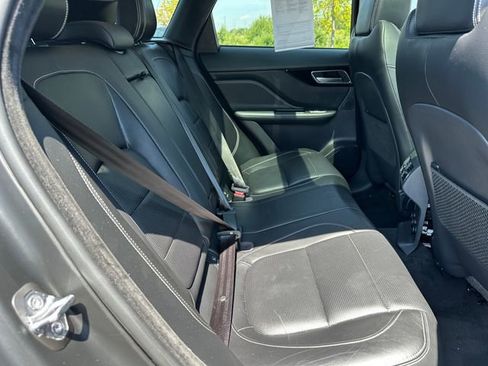 Used 2020 Jaguar F-PACE R-Sport image 10
