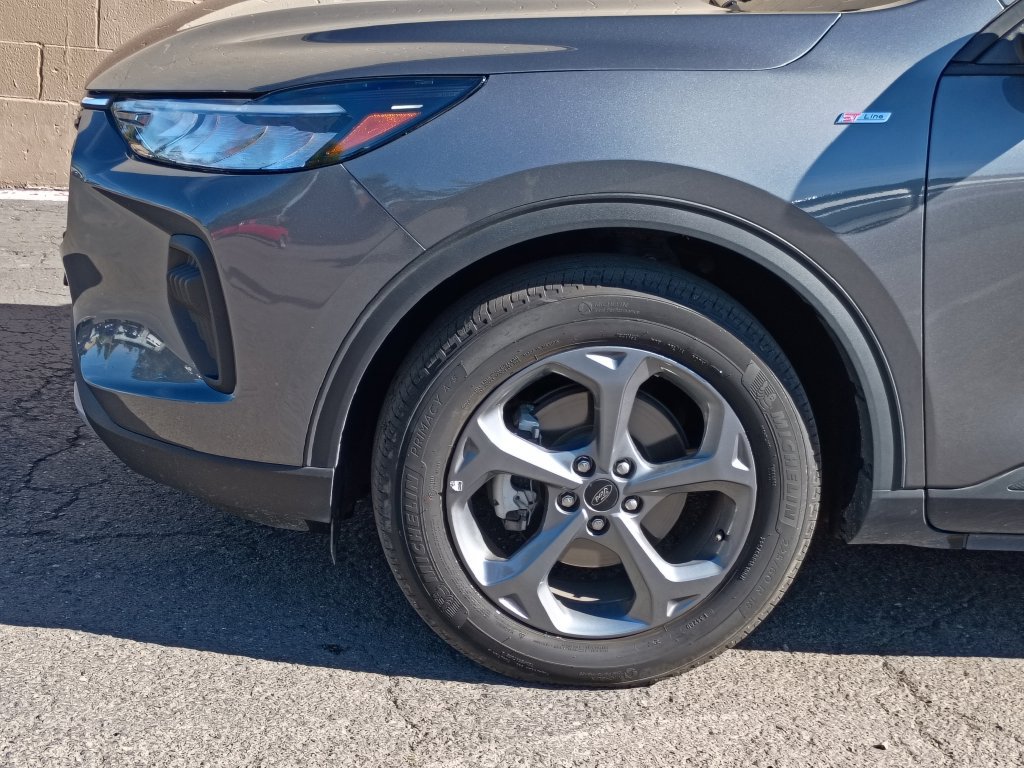 Used 2025 Ford Escape ST-Line AWD/4WD image 10