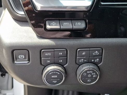 Used 2025 Chevrolet Silverado 1500 LTZ w/ Technology Package AWD/4WD image 21