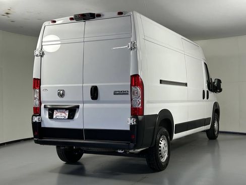 Used 2025 RAM ProMaster 2500 FWD image 4