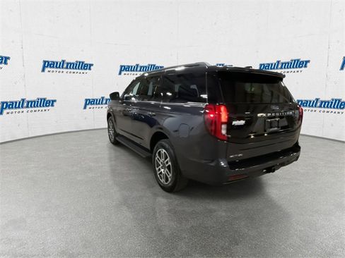 New 2025 Ford Expedition Active image 9