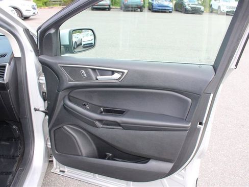 Used 2016 Ford Edge SEL w/ Equipment Group 201A FWD image 13