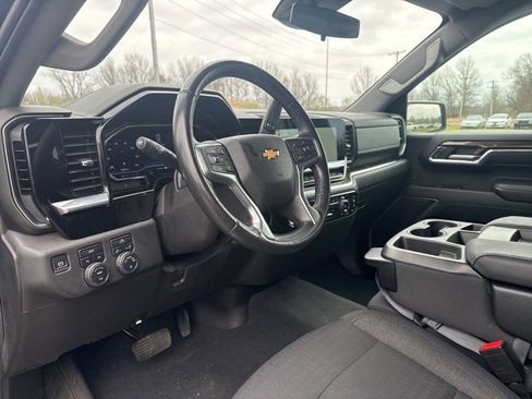 Used 2022 Chevrolet Silverado 1500 LT image 11