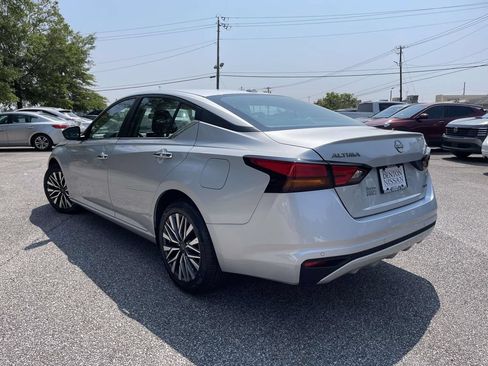 Used 2024 Nissan Altima 2.5 SV AWD/4WD image 5