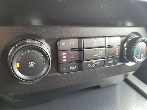 Used 2020 Ford F150 XLT w/ Equipment Group 302A Luxury AWD/4WD image 31
