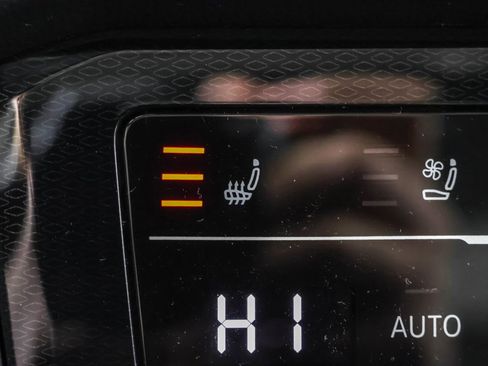 New 2026 Volkswagen Taos SEL image 30