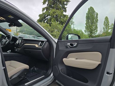 Used 2026 Volvo XC60 B5 Plus w/ Protection Package Premier AWD/4WD image 11