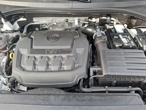 Certified 2024 Volkswagen Tiguan SE R-Line image 29