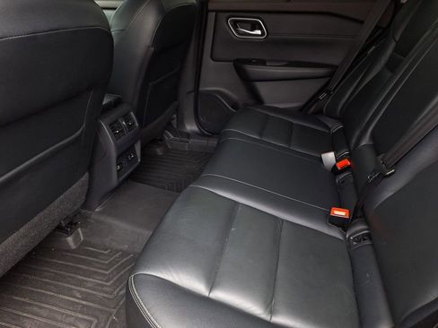 Used 2021 Nissan Rogue SL image 12