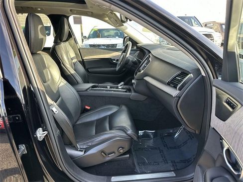 Used 2023 Volvo XC90 T8 Ultimate w/ Lounge Package image 28