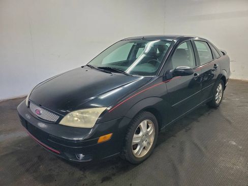 Used 2005 Ford Focus ST FWD image 1