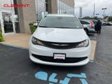 Used 2023 Chrysler Voyager LX image 3