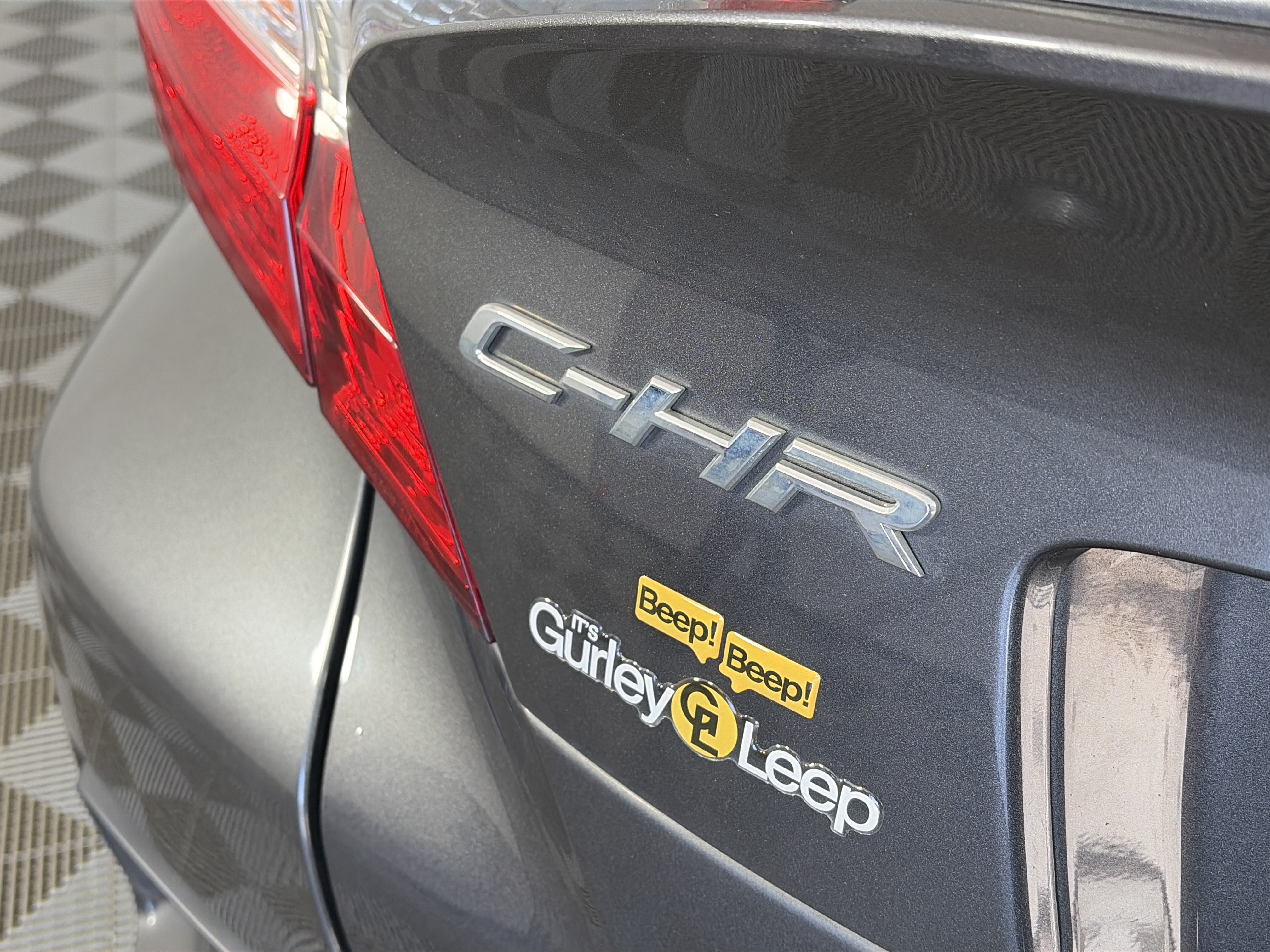 Used 2019 Toyota C-HR LE FWD image 14