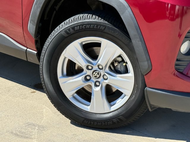 Used 2021 Toyota RAV4 XLE w/ Convenience Package AWD/4WD image 2