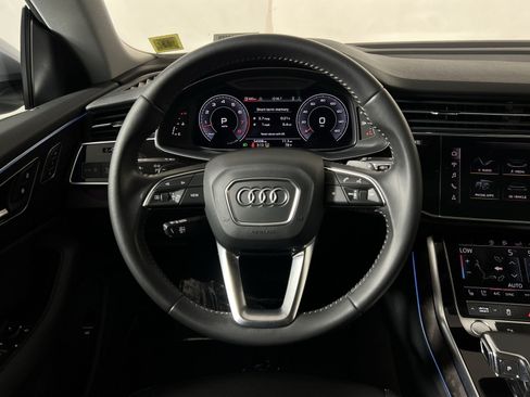 Used 2020 Audi Q8 Premium Plus w/ Premium Plus Package AWD/4WD image 16