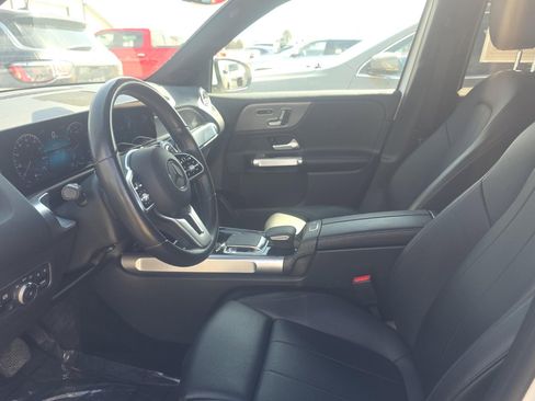 Used 2020 Mercedes-Benz GLB 250 4MATIC w/ Premium Package image 6
