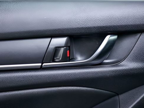 Used 2022 Honda Accord LX image 26