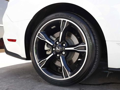 Used 2016 Ford Mustang GT Premium w/ Equipment Group 401A RWD image 57