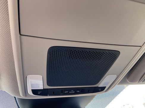 Used 2023 Honda Pilot LX image 44