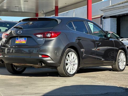 Used 2017 MAZDA MAZDA3 Touring image 4