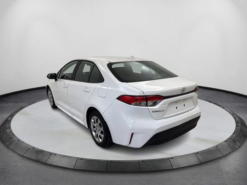 Used 2026 Toyota Corolla LE FWD image 8