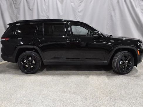 New 2025 Jeep Grand Cherokee L Altitude image 3